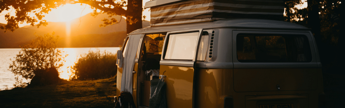 Ska du åka och campa på semestern? Så förbereder du din campervan!